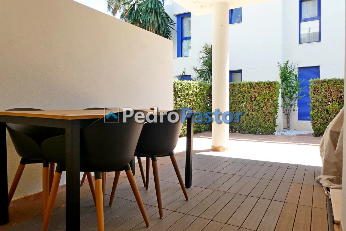 AP224 - Apartamento de 2 dormitorios en 2ª línea de playa en Las Marinas en Dénia