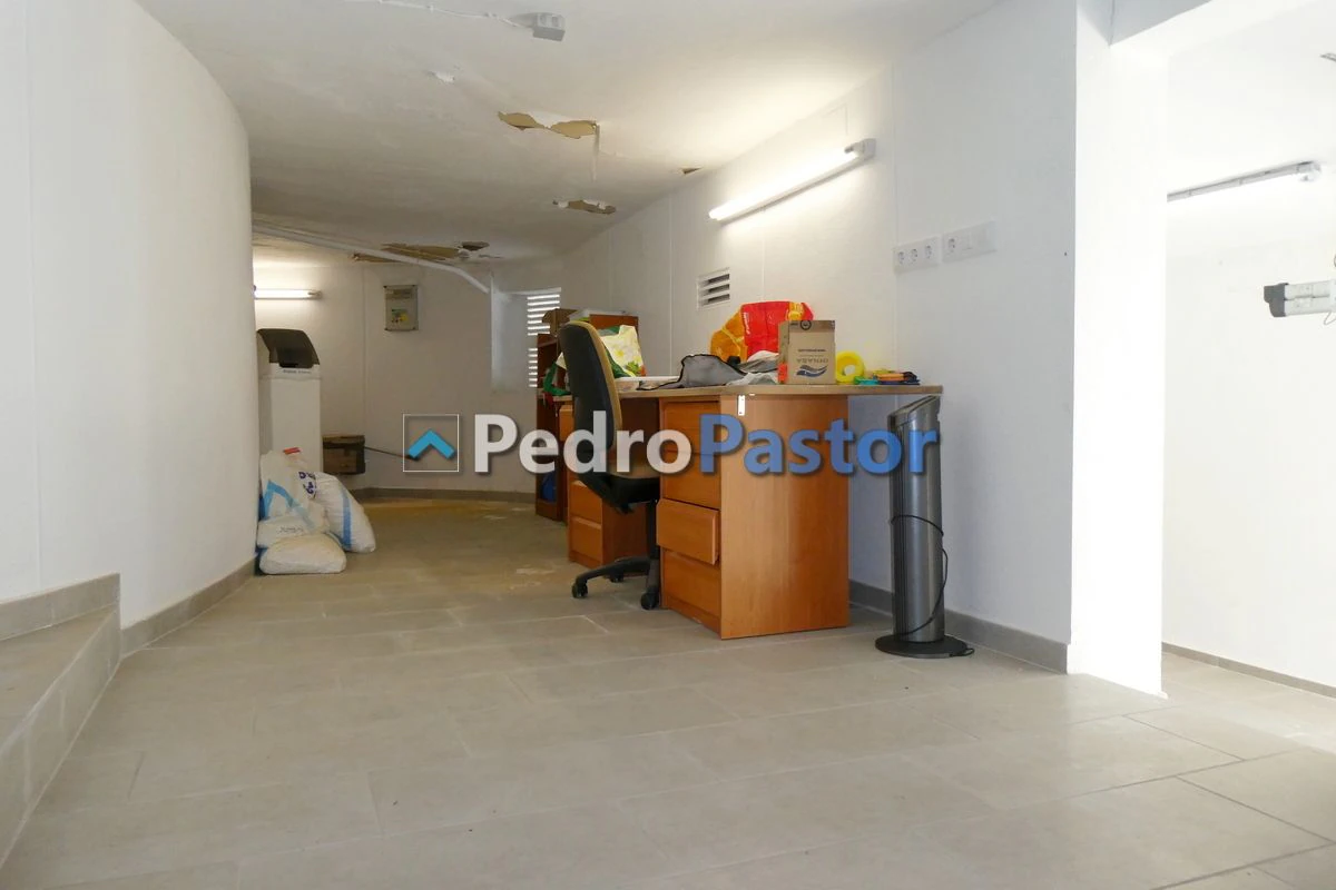 Chalet independiente de 5 dormitorios en la zona de Montgó