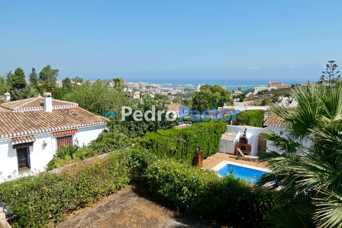 Chalet independiente de 5 dormitorios en la zona del Montgó, en Dénia