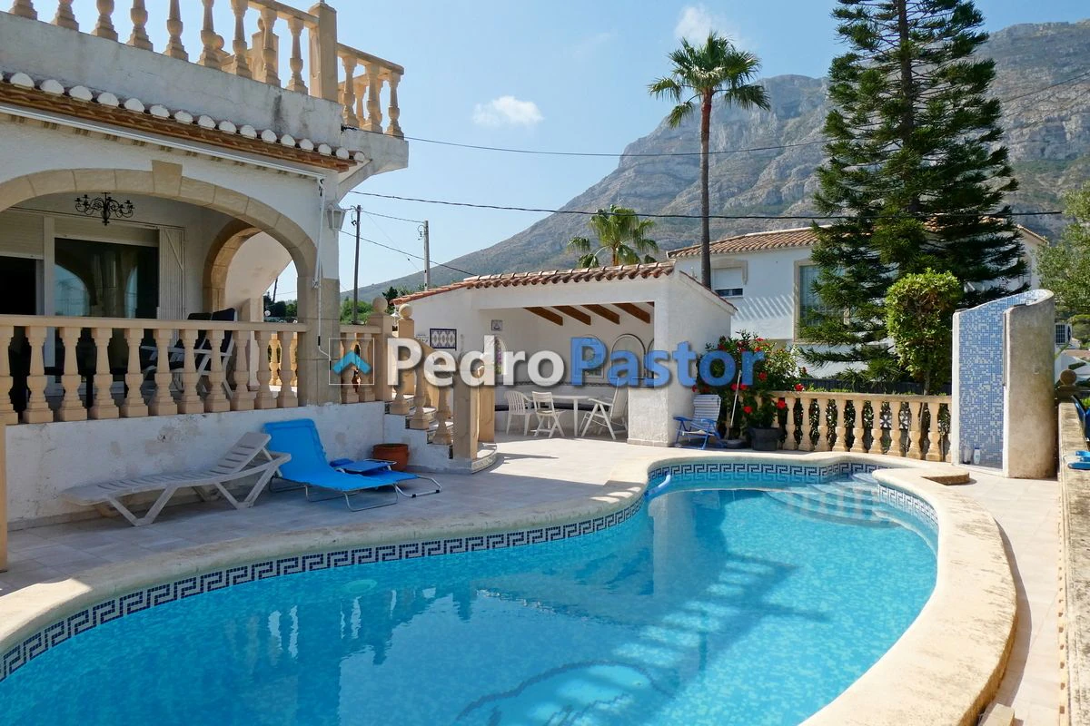 Chalet independiente de 5 dormitorios en la zona del Montgó, en Dénia