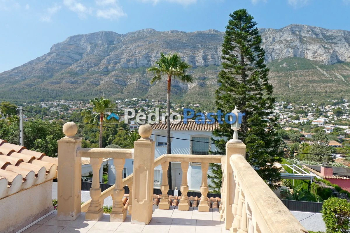 Chalet independiente de 5 dormitorios en la zona del Montgó, en Dénia