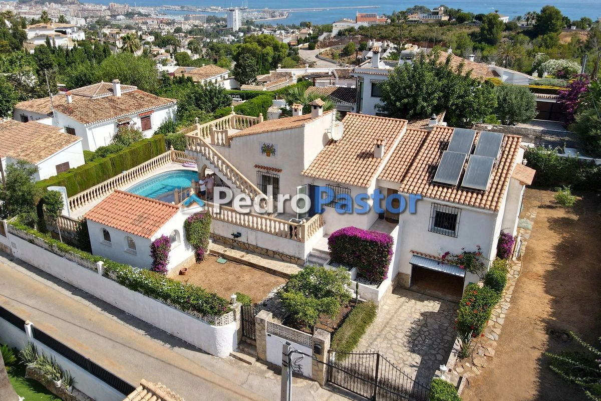 Chalet independiente de 5 dormitorios en la zona del Montgó, en Dénia