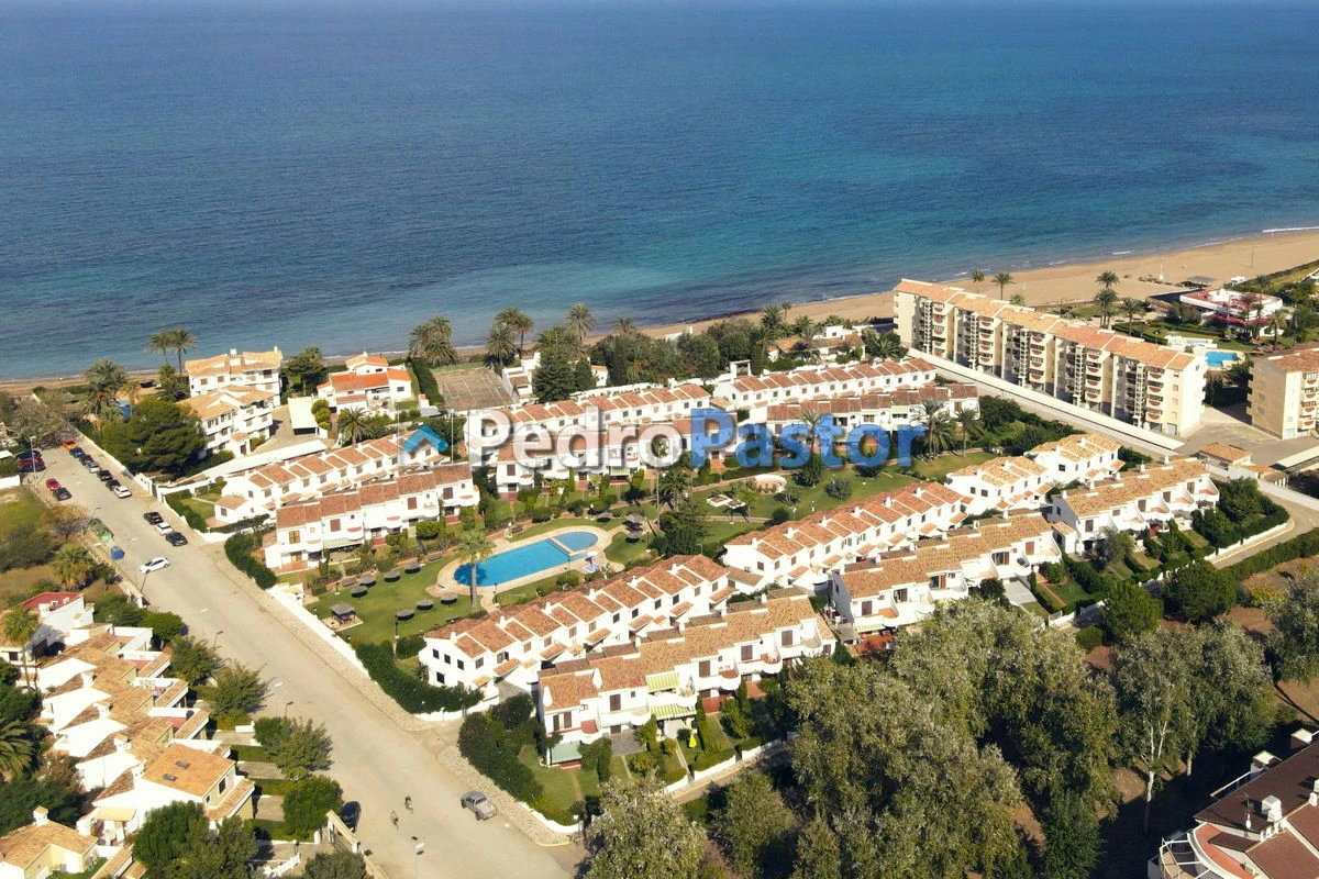 BU019 - Bungalow adosado de 3 dormitorios en el km 4,7 de Las Marinas en Dénia.