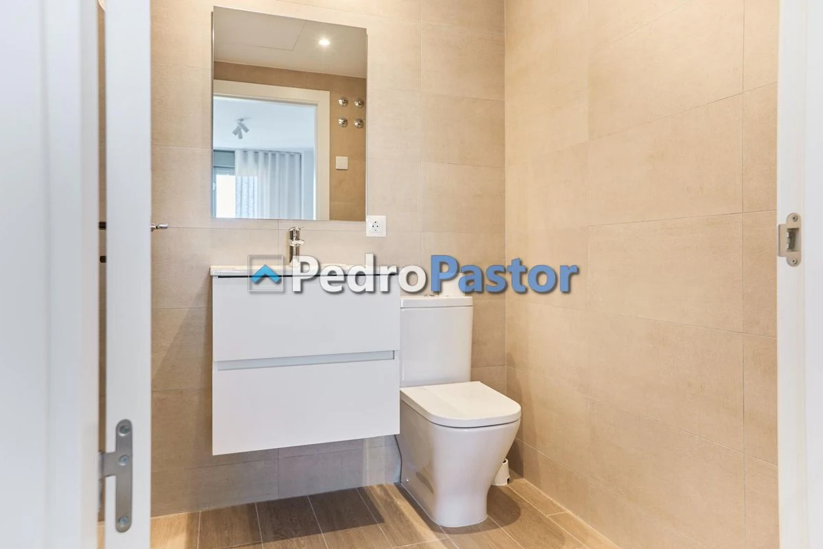 AT056 - Ático de 1 dormitorio en 2ª línea de playa, cerca del Club Náutico de Dénia