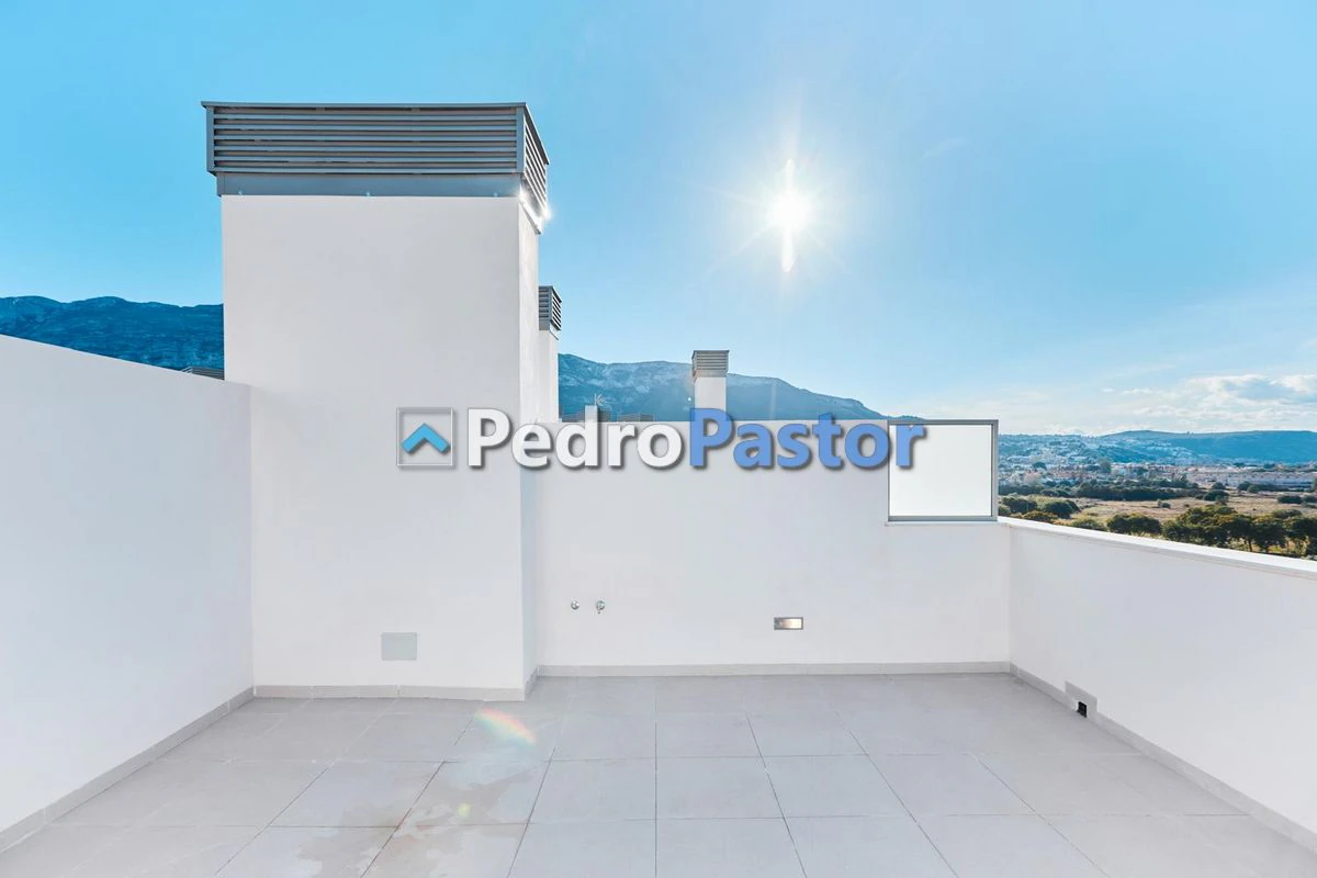 AT056 - Ático de 1 dormitorio en 2ª línea de playa, cerca del Club Náutico de Dénia