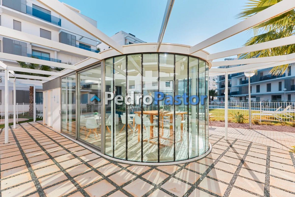 AT056 - Ático de 1 dormitorio en 2ª línea de playa, cerca del Club Náutico de Dénia