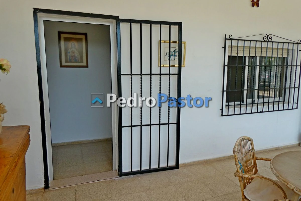 Chalet independiente de 8 dormitorios en el km 5 de Las Marinas, Dénia