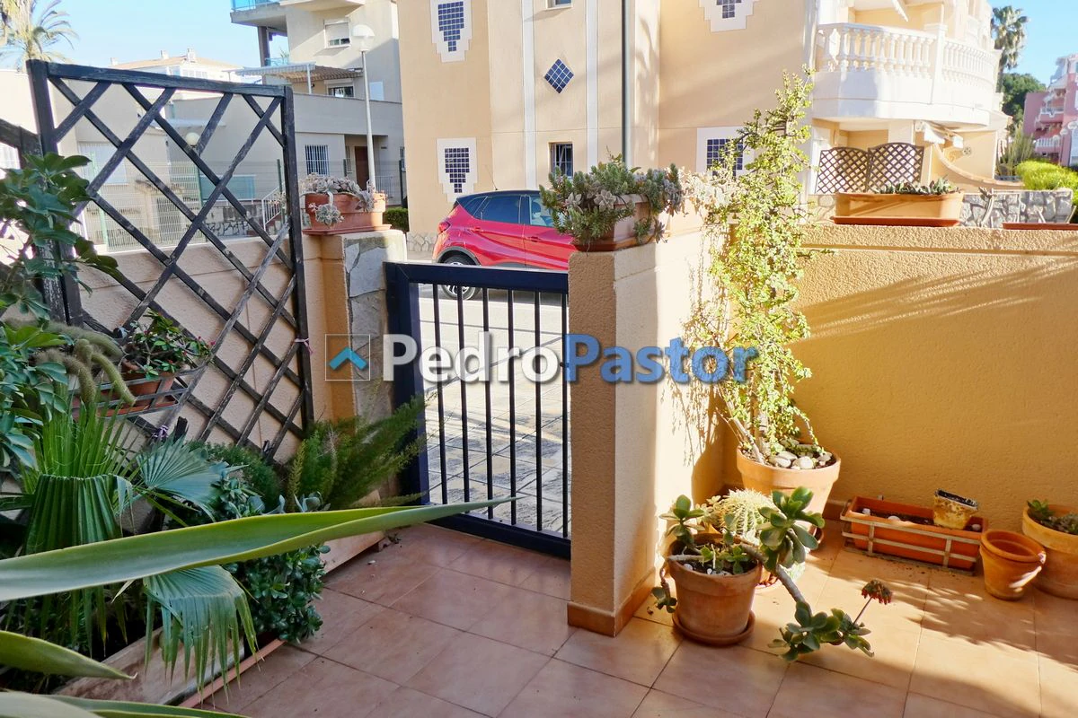 AP216 - Apartamento de 2 dormitorios en 2ª línea de playa en Las Marinas en Dénia