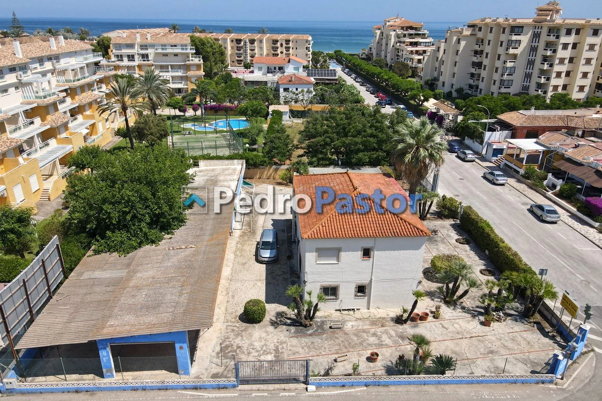 CH085 - Chalet independiente de 8 dormitorios en el km 5 de Las Marinas, Dénia