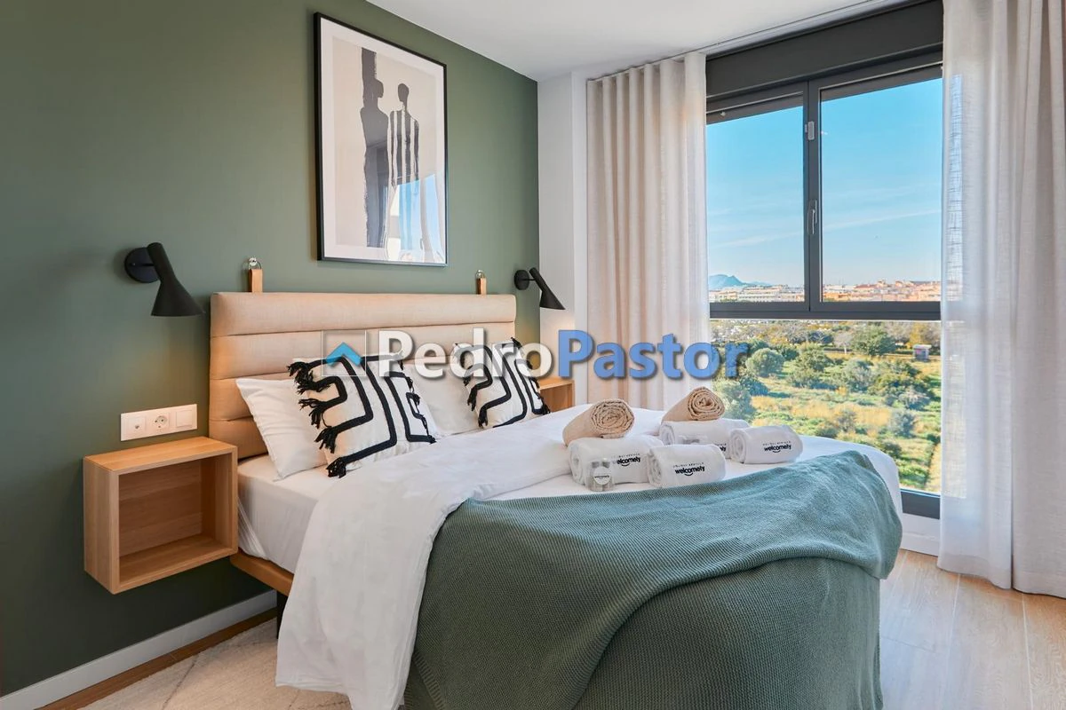 AT056 - 1-bedroom penthouse on the 2nd line of the beach, near the Dénia Nautical Club.
