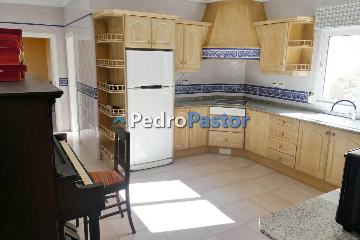 CH067 - Detached 9 bedroom villa in La Sella - Pedreguer