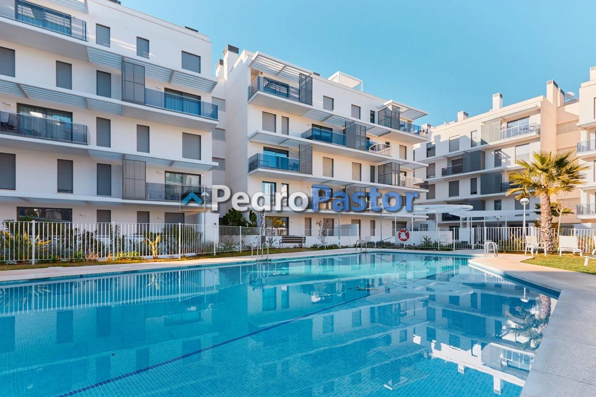 AT056 - 1-bedroom penthouse on the 2nd line of the beach, near the Dénia Nautical Club.