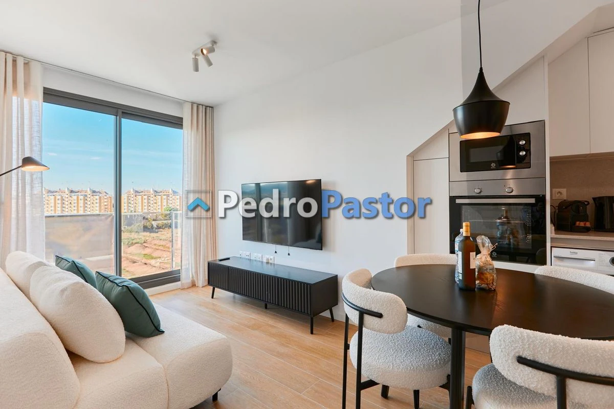 AT056 - 1-bedroom penthouse on the 2nd line of the beach, near the Dénia Nautical Club.