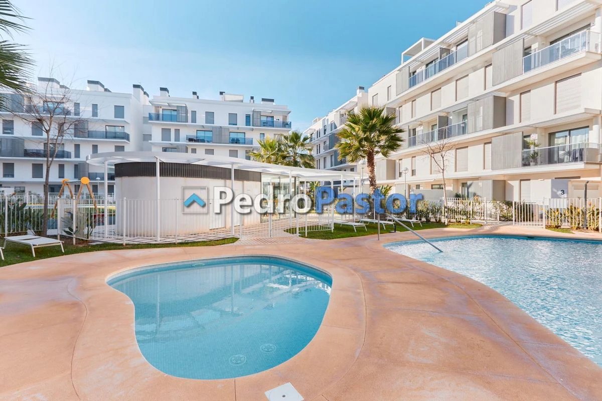 AT056 - 1-bedroom penthouse on the 2nd line of the beach, near the Dénia Nautical Club.