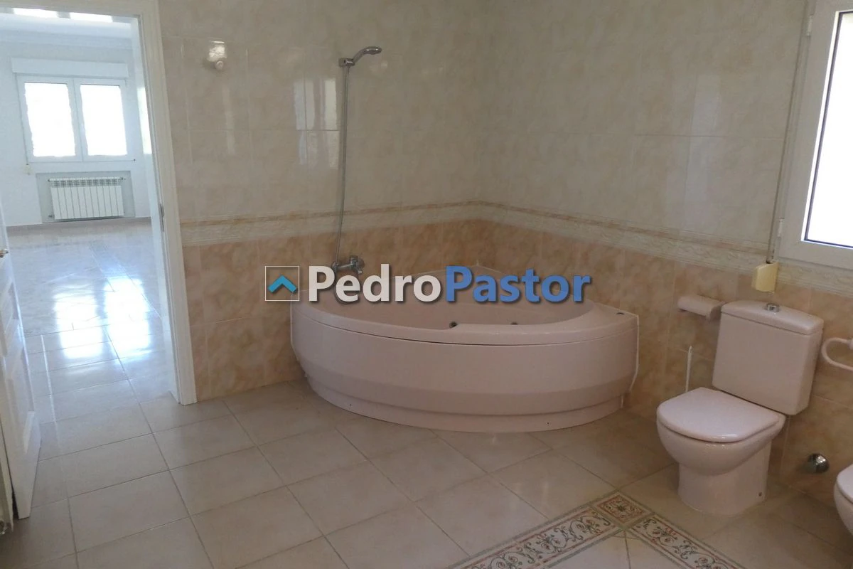 CH067 - Detached 9 bedroom villa in La Sella - Pedreguer