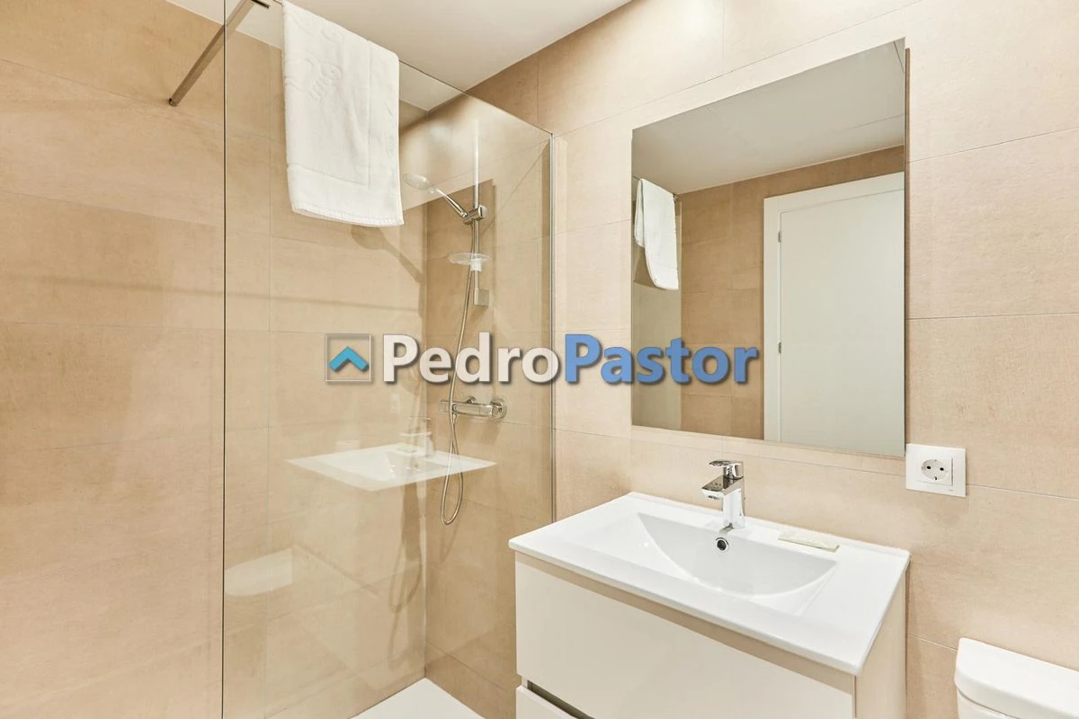 AT056 - 1-bedroom penthouse on the 2nd line of the beach, near the Dénia Nautical Club.