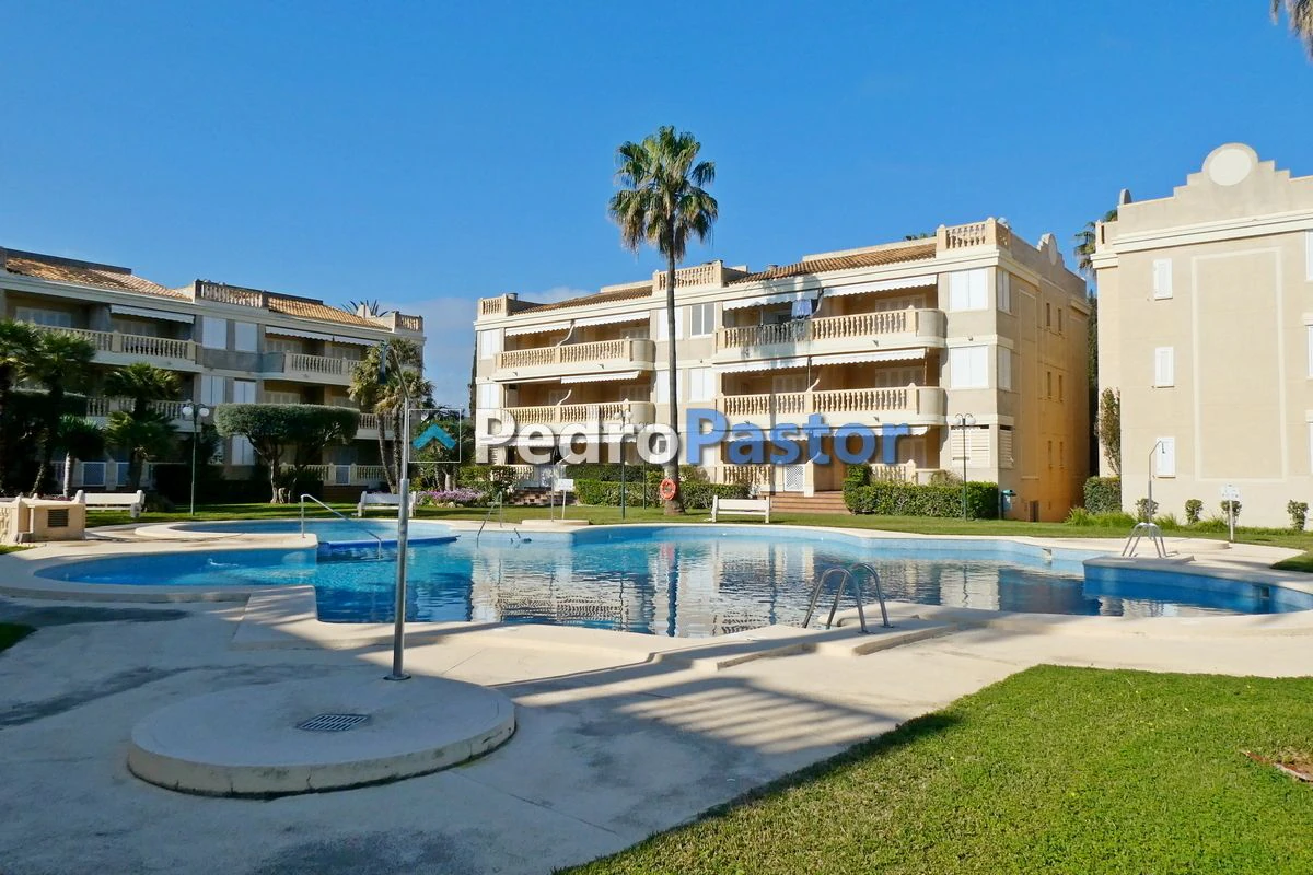 AP192 - 2-bedroom apartment on the beachfront in Las Marinas in Dénia