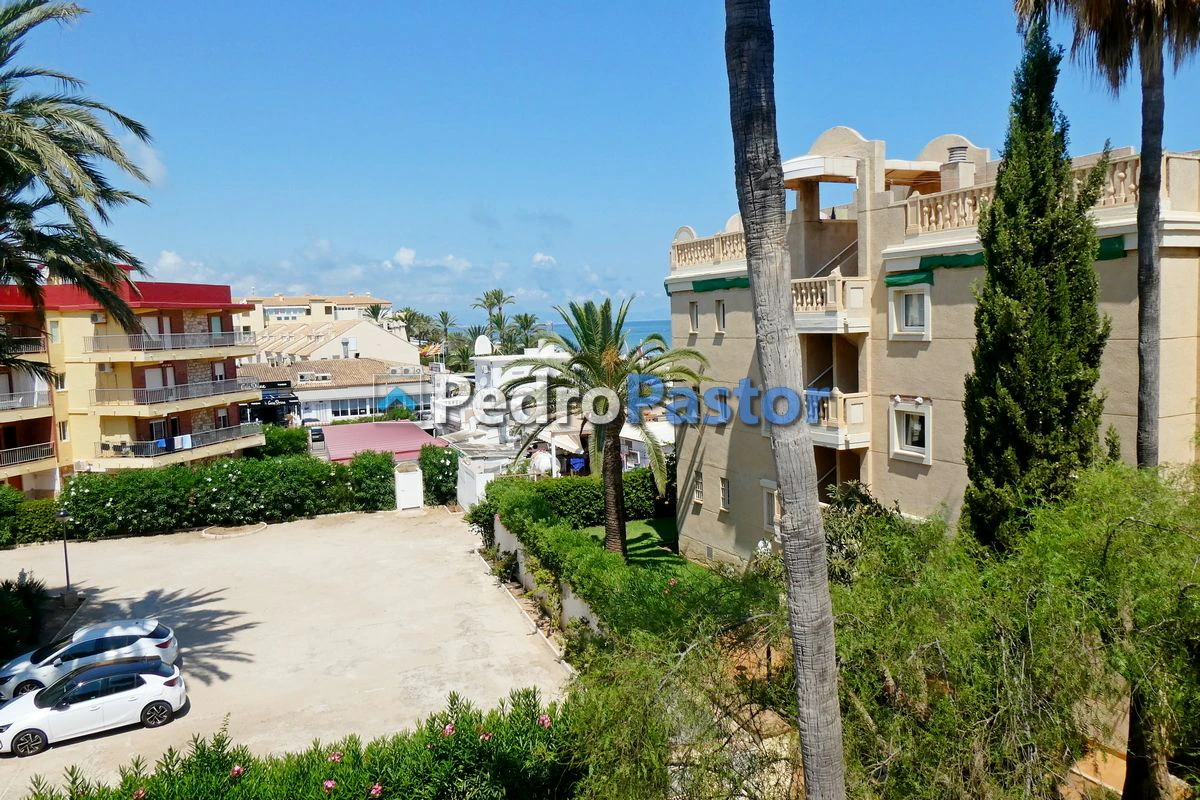 AP192 - 2-bedroom apartment on the beachfront in Las Marinas in Dénia