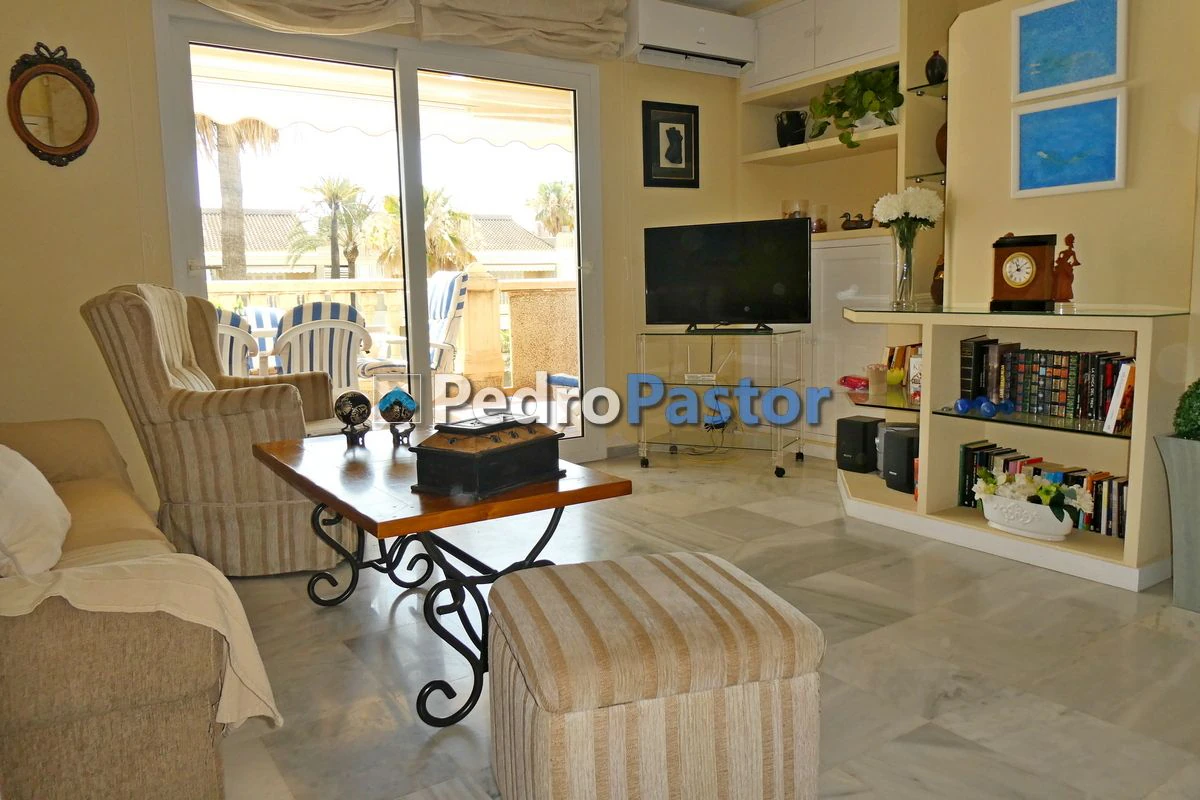 AP192 - 2-bedroom apartment on the beachfront in Las Marinas in Dénia