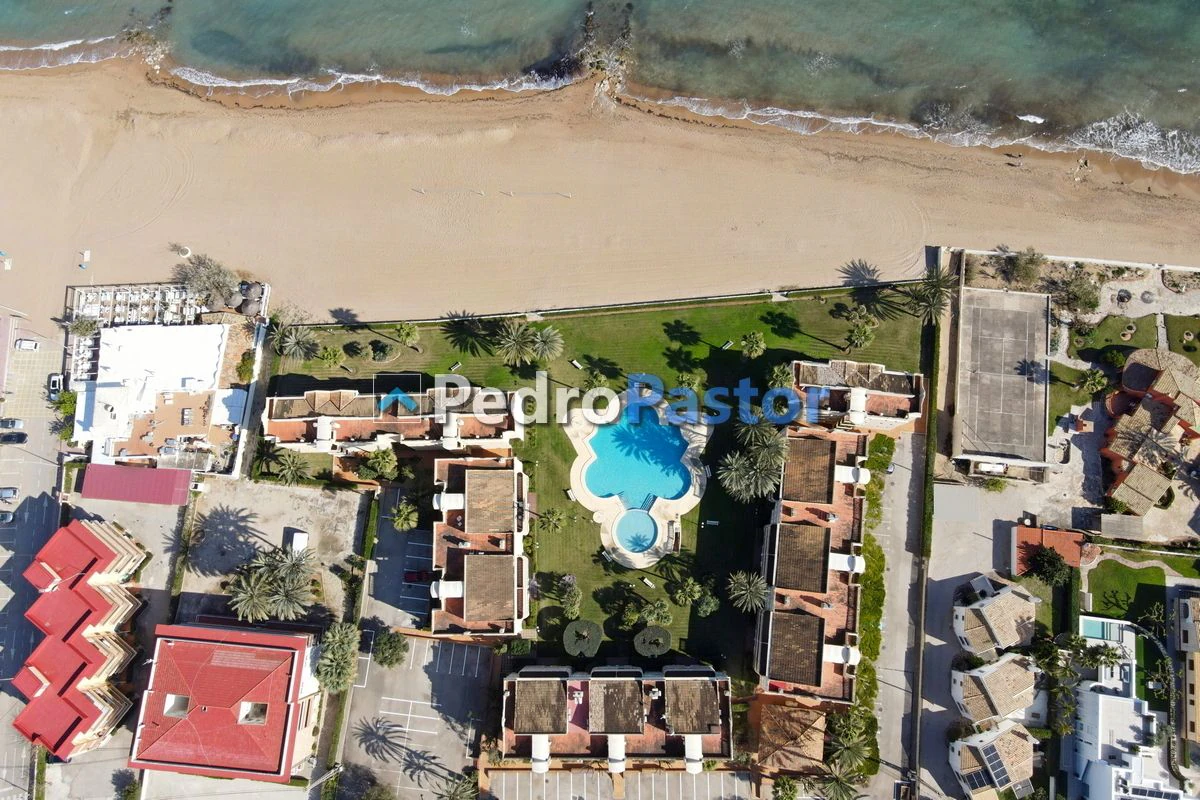 AP192 - 2-bedroom apartment on the beachfront in Las Marinas in Dénia