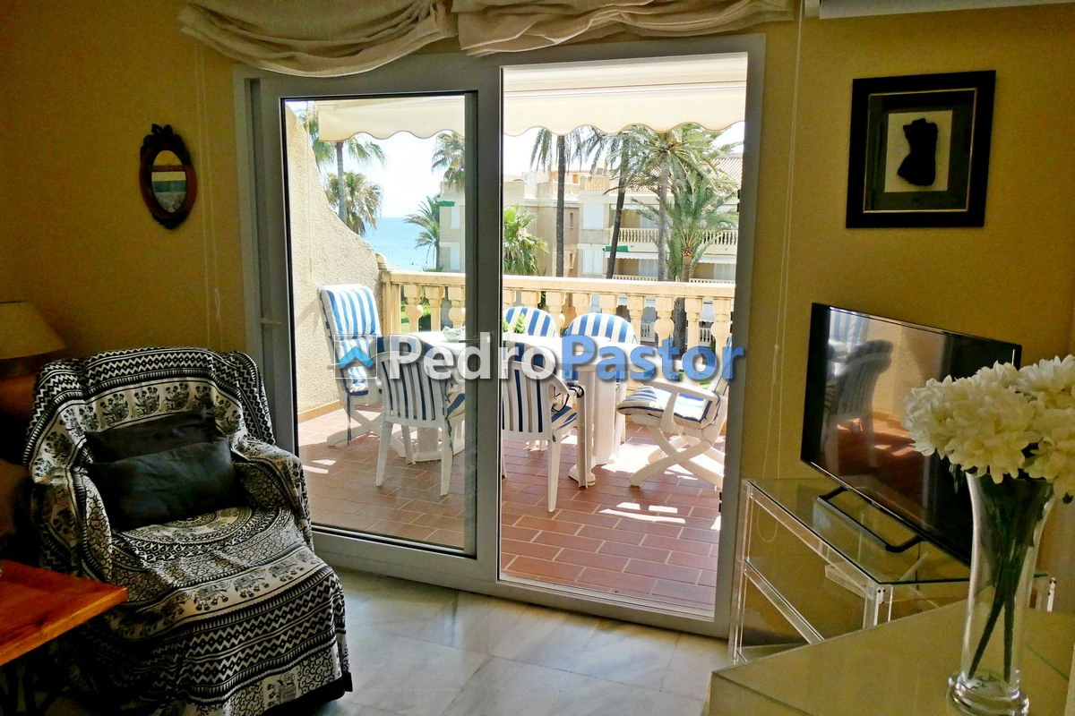 AP192 - 2-bedroom apartment on the beachfront in Las Marinas in Dénia