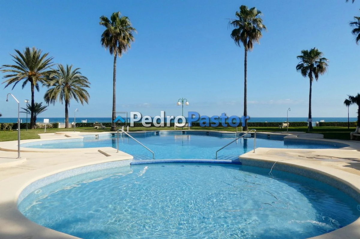 AP192 - 2-bedroom apartment on the beachfront in Las Marinas in Dénia