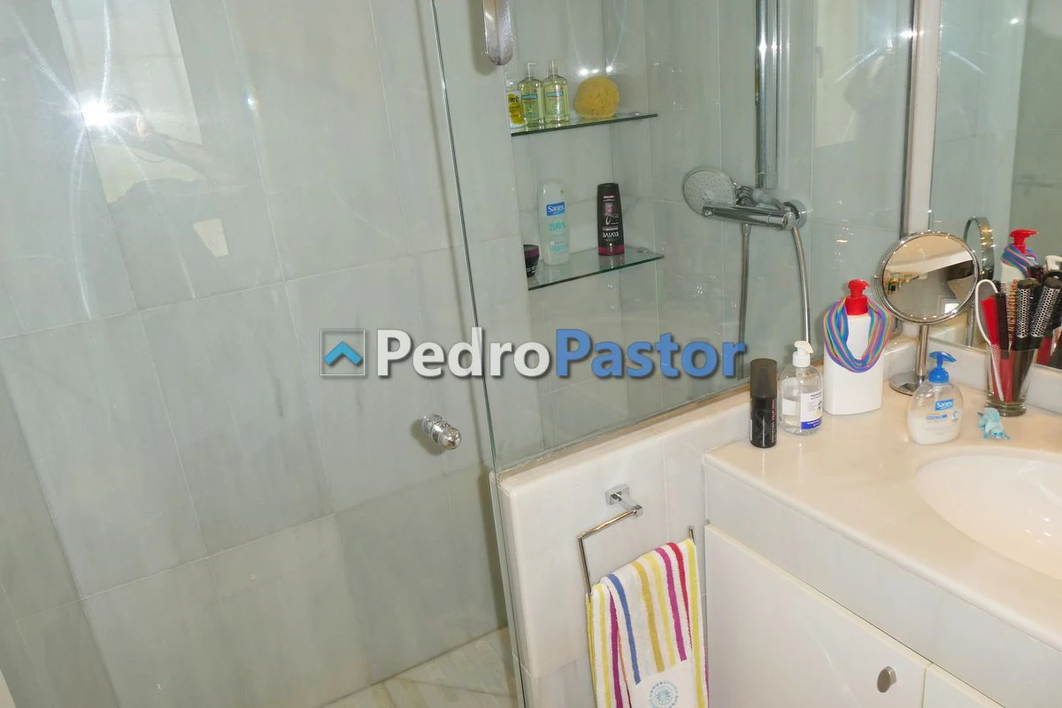 Apartamento de 2 dormitorios en 1ª línea de playa