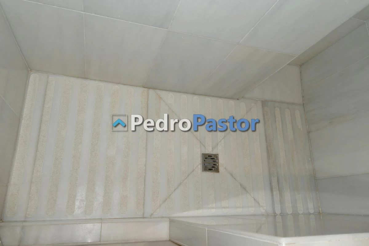 Apartamento de 2 dormitorios en 1ª línea de playa