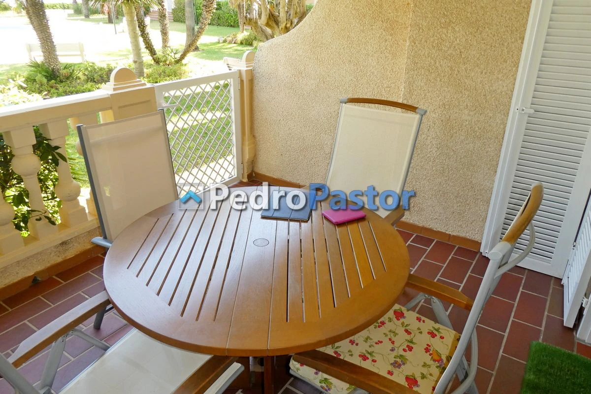 Apartamento de 2 dormitorios en 1ª línea de playa