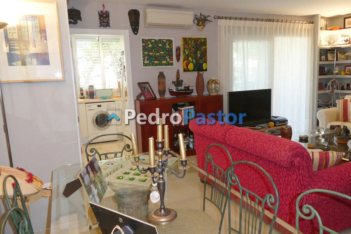 Apartamento de 2 dormitorios en 1ª línea de playa
