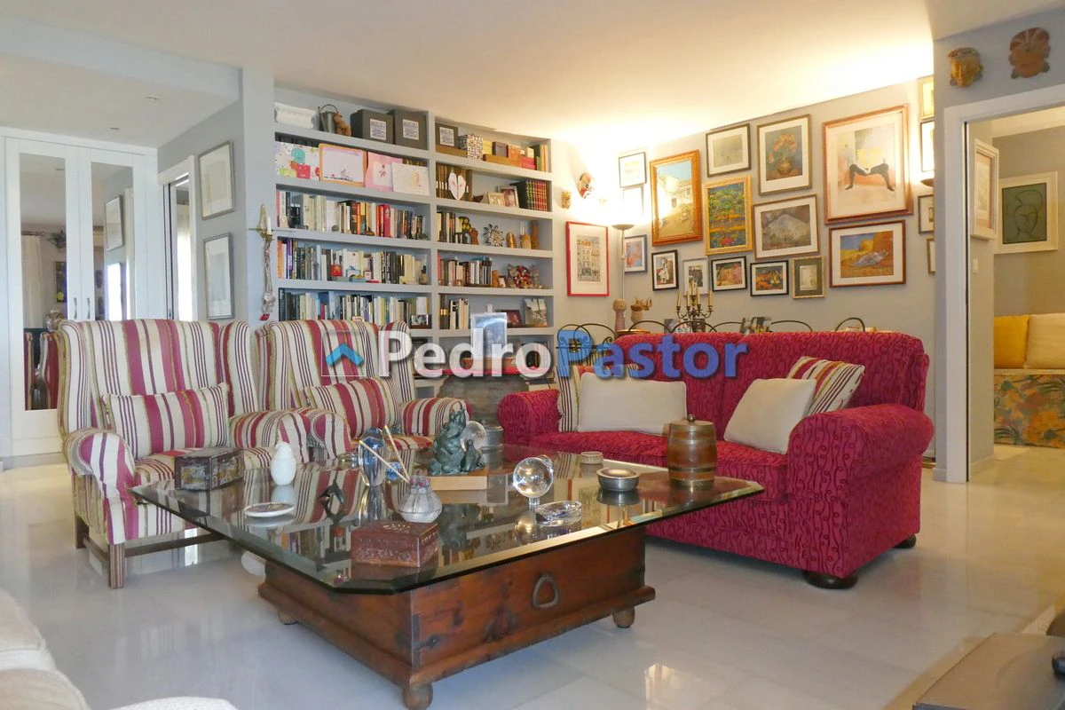 Apartamento de 2 dormitorios en 1ª línea de playa