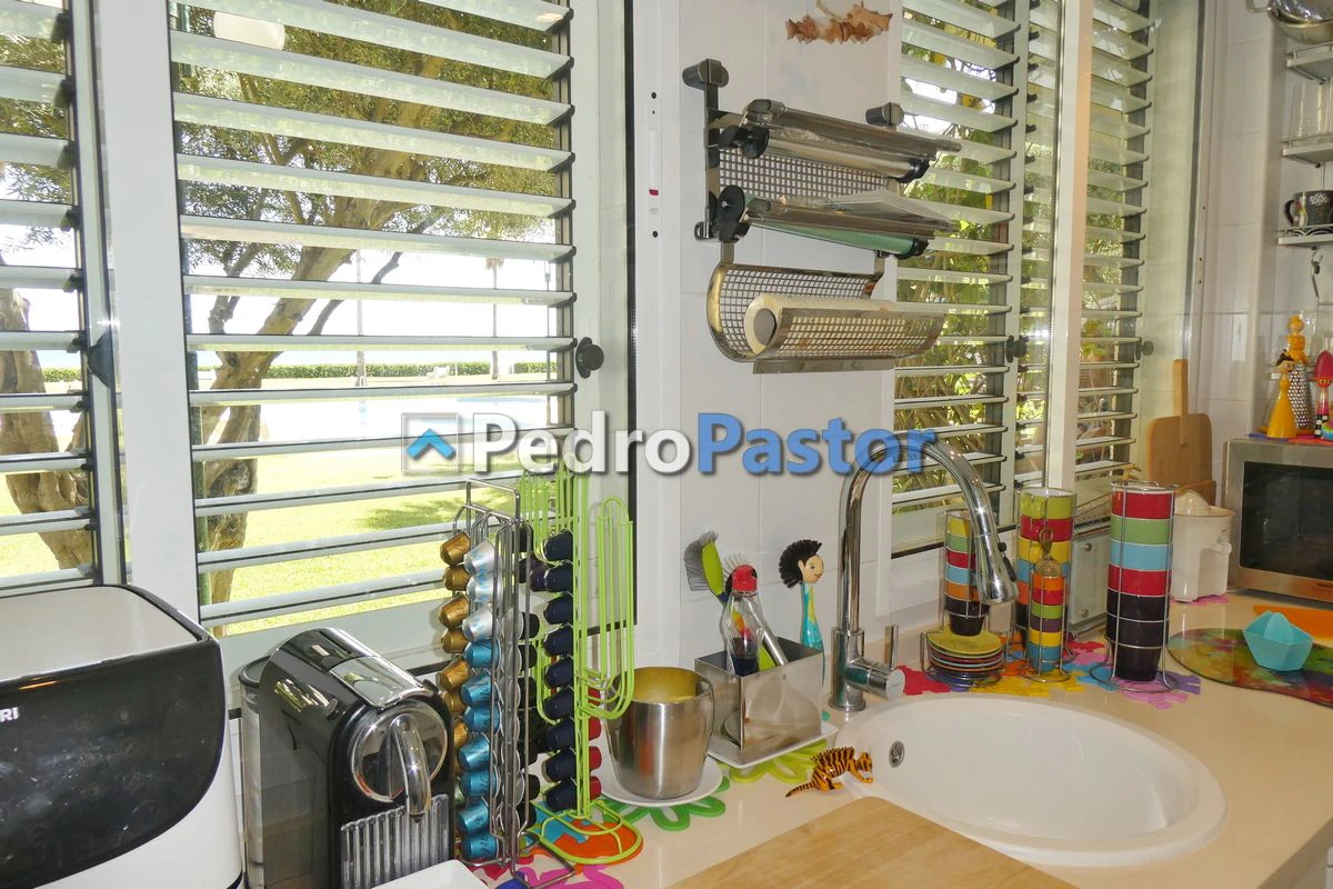 Apartamento de 2 dormitorios en 1ª línea de playa
