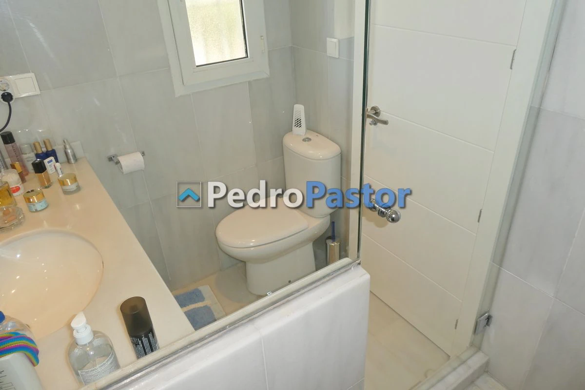Apartamento de 2 dormitorios en 1ª línea de playa