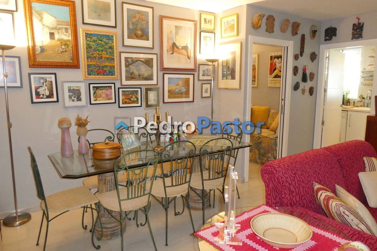 Apartamento de 2 dormitorios en 1ª línea de playa
