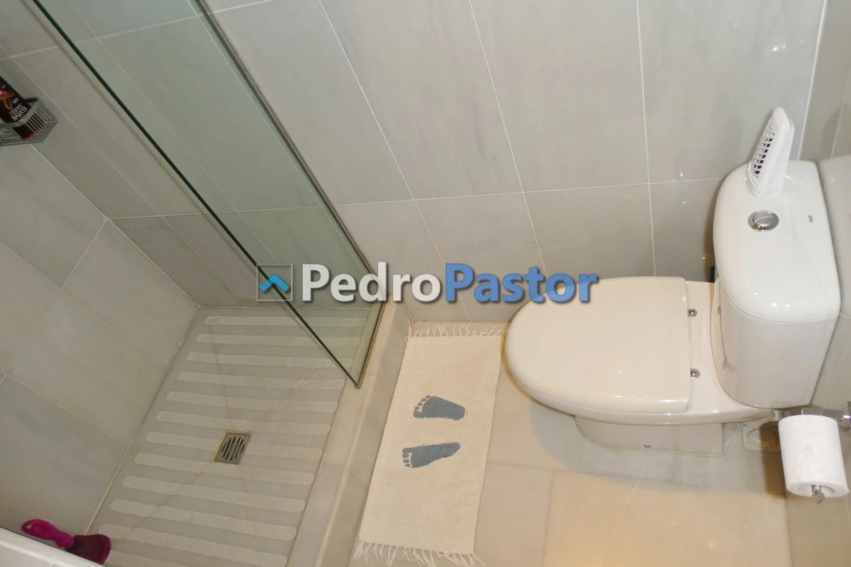 Apartamento de 2 dormitorios en 1ª línea de playa