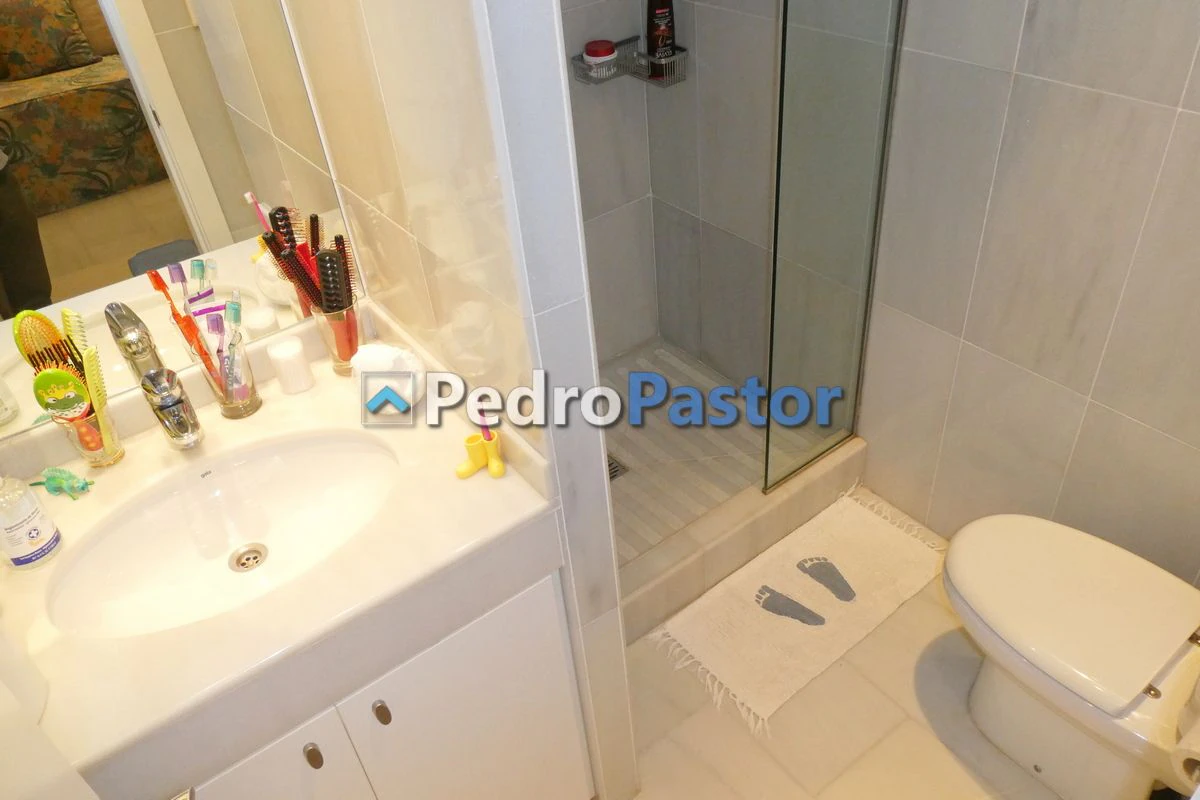 Apartamento de 2 dormitorios en 1ª línea de playa