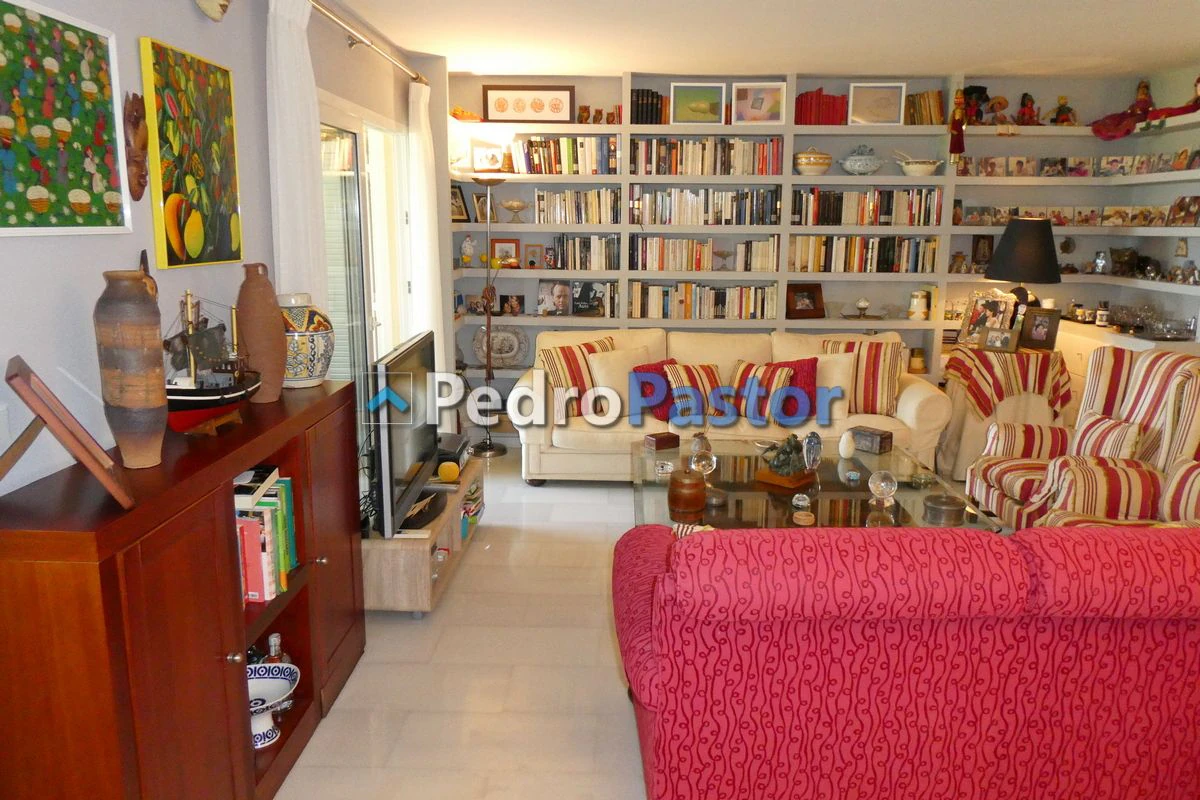 Apartamento de 2 dormitorios en 1ª línea de playa