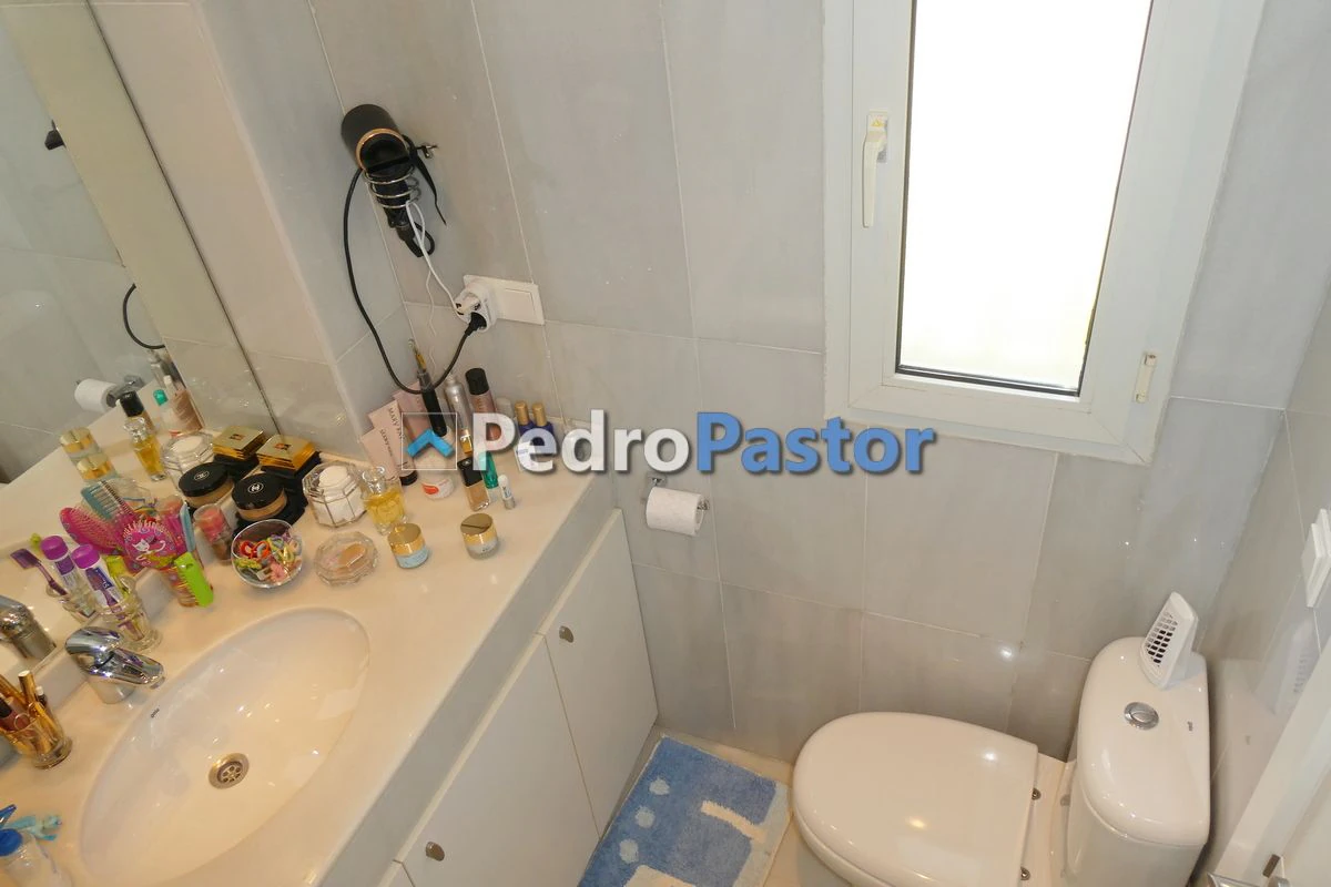 Apartamento de 2 dormitorios en 1ª línea de playa