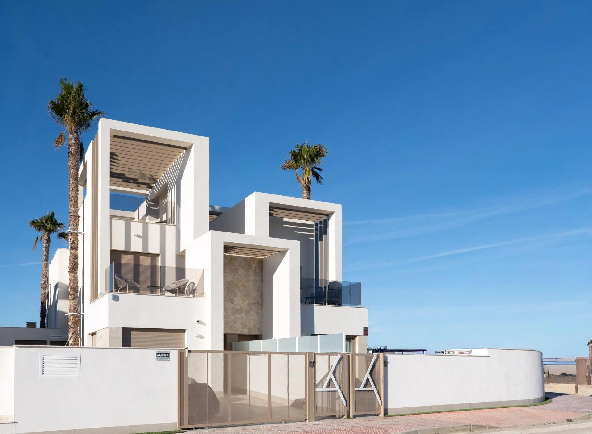 Villa for sale in Los Alcazares