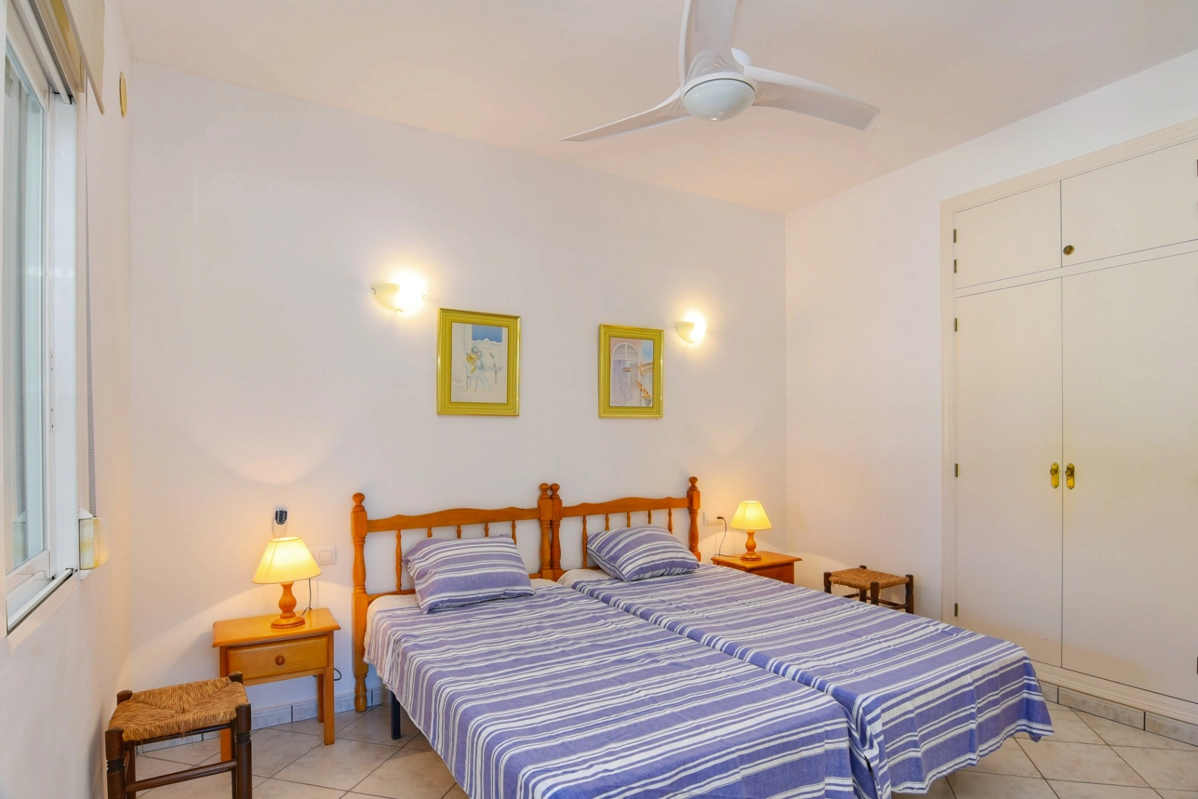 Cometa III Calpe - Villa with large plot and tennis court for sale.