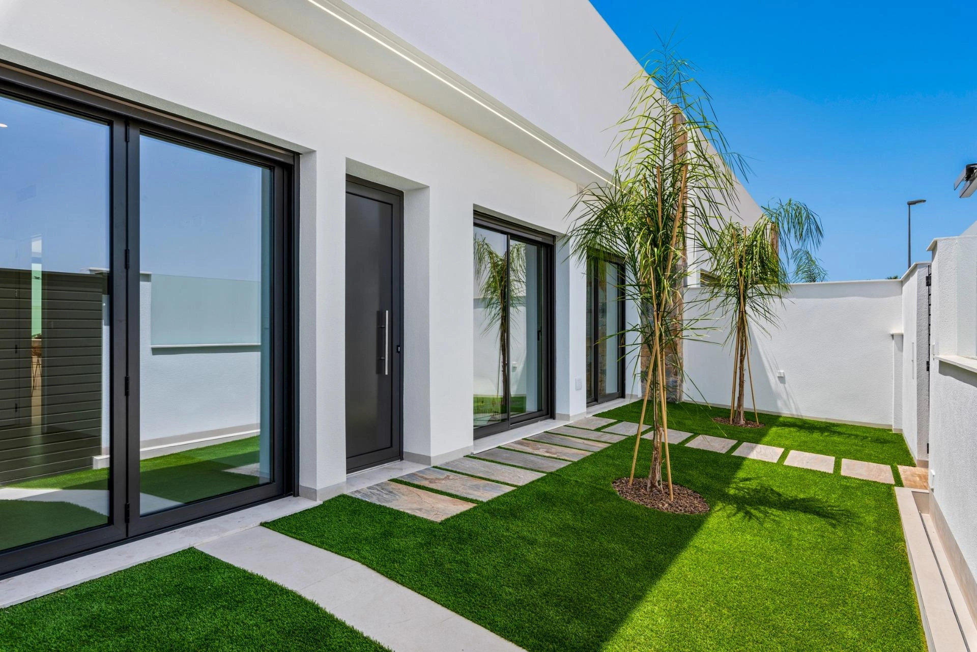 Villa for sale in Los Alcazares