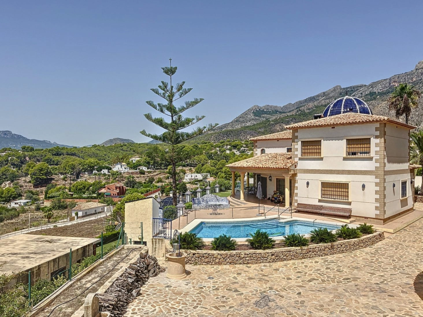 Villa for sale in Altea