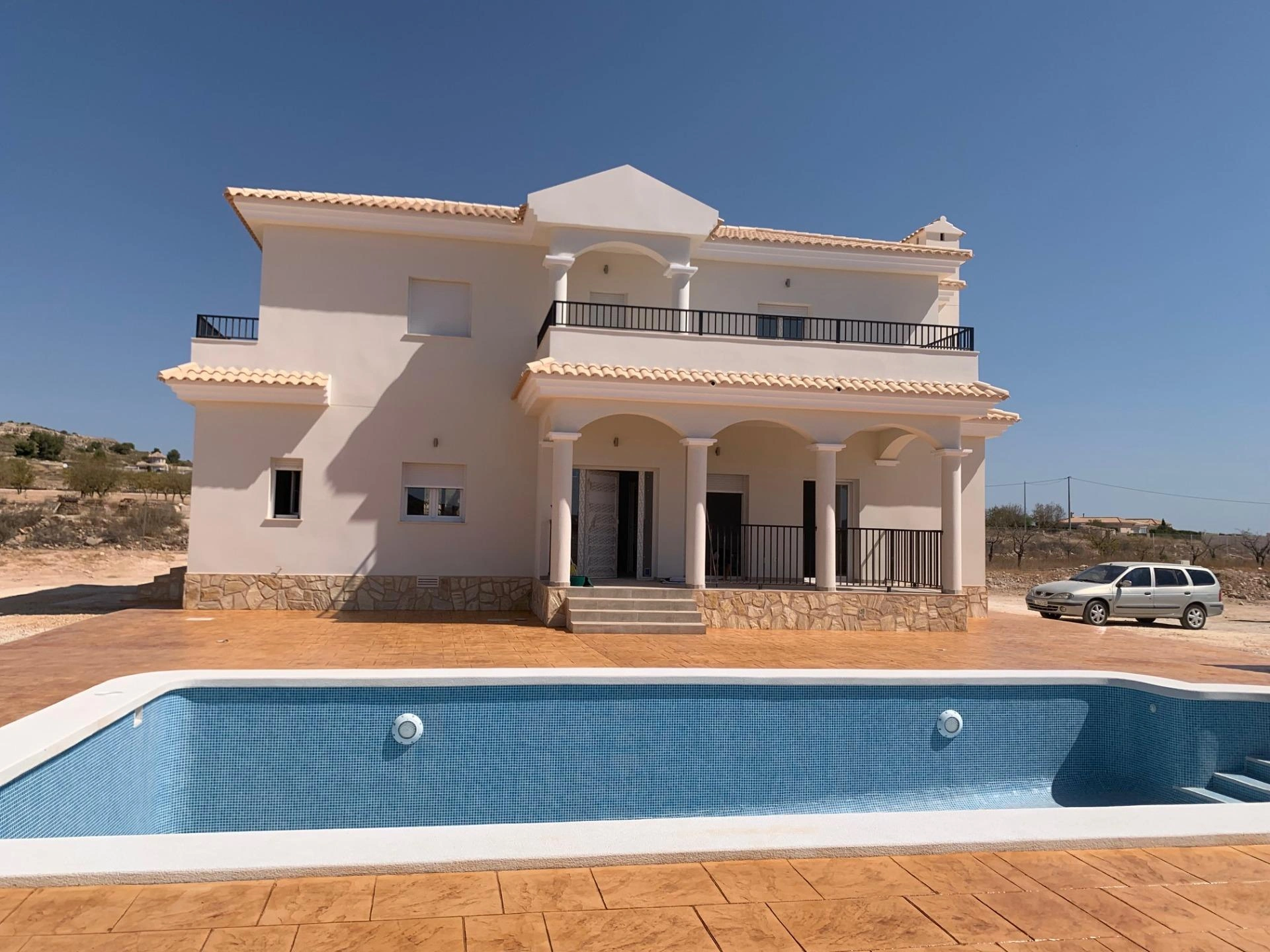 Villa for sale in Pinoso