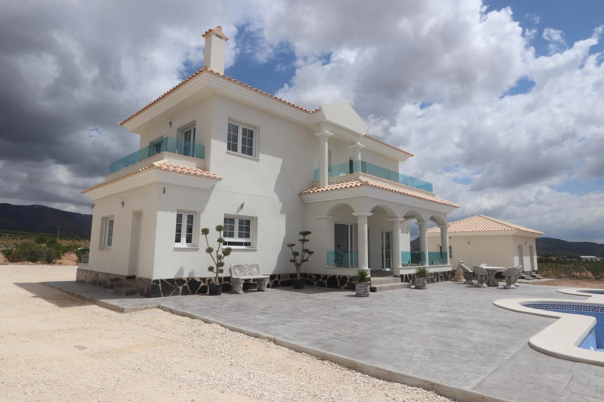 Villa for sale in Pinoso