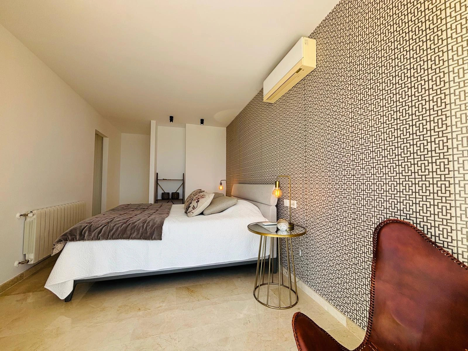 Luxury villa in Altea la Vella with unbeatable sea and mountain views.