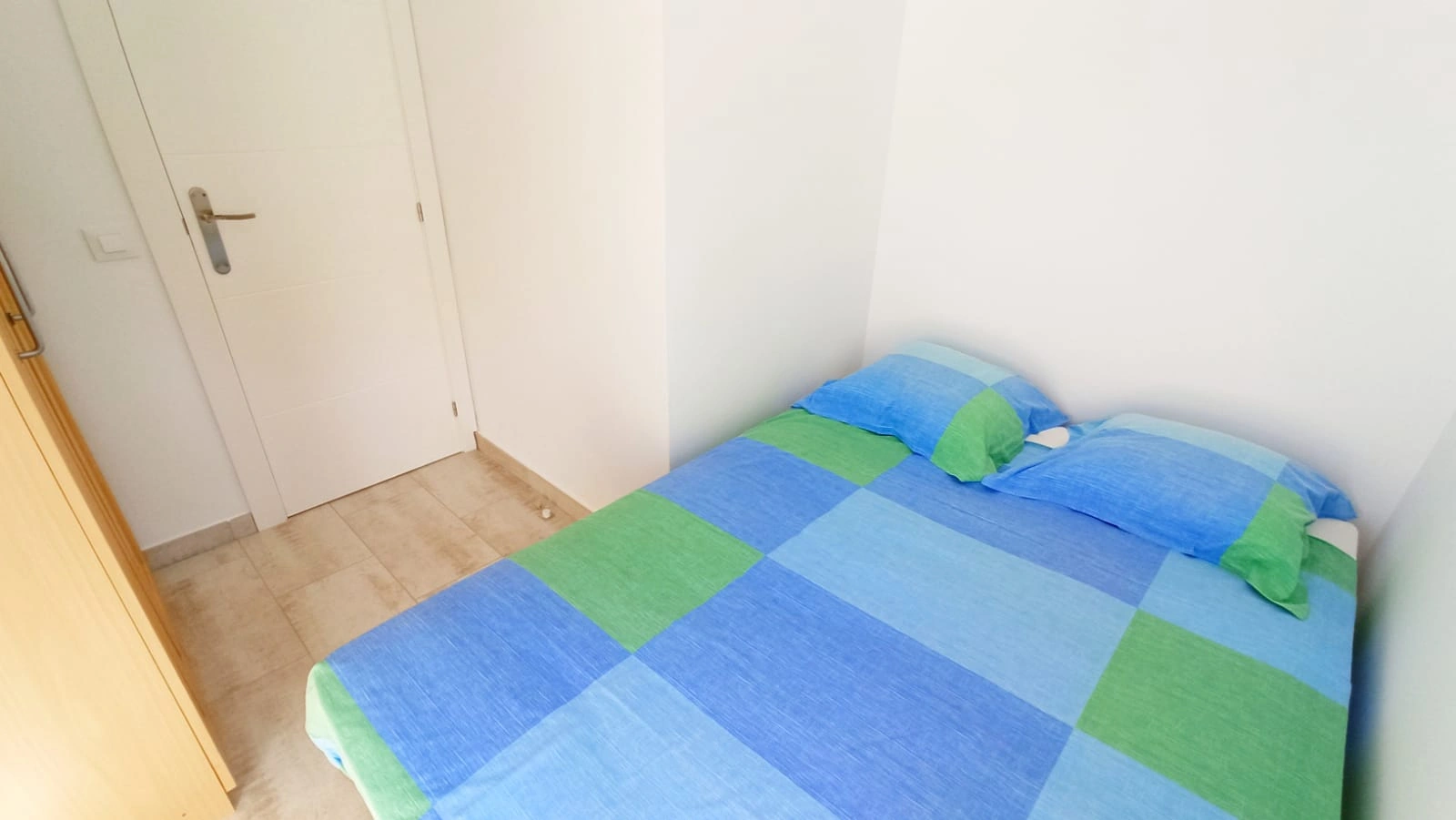 Cometa III Calpe - Villa with large plot and tennis court for sale.