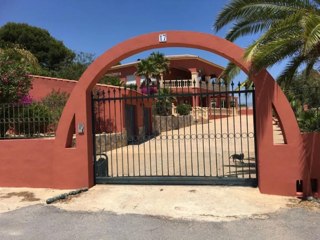 Villa in vendita a Alfas Del Pi