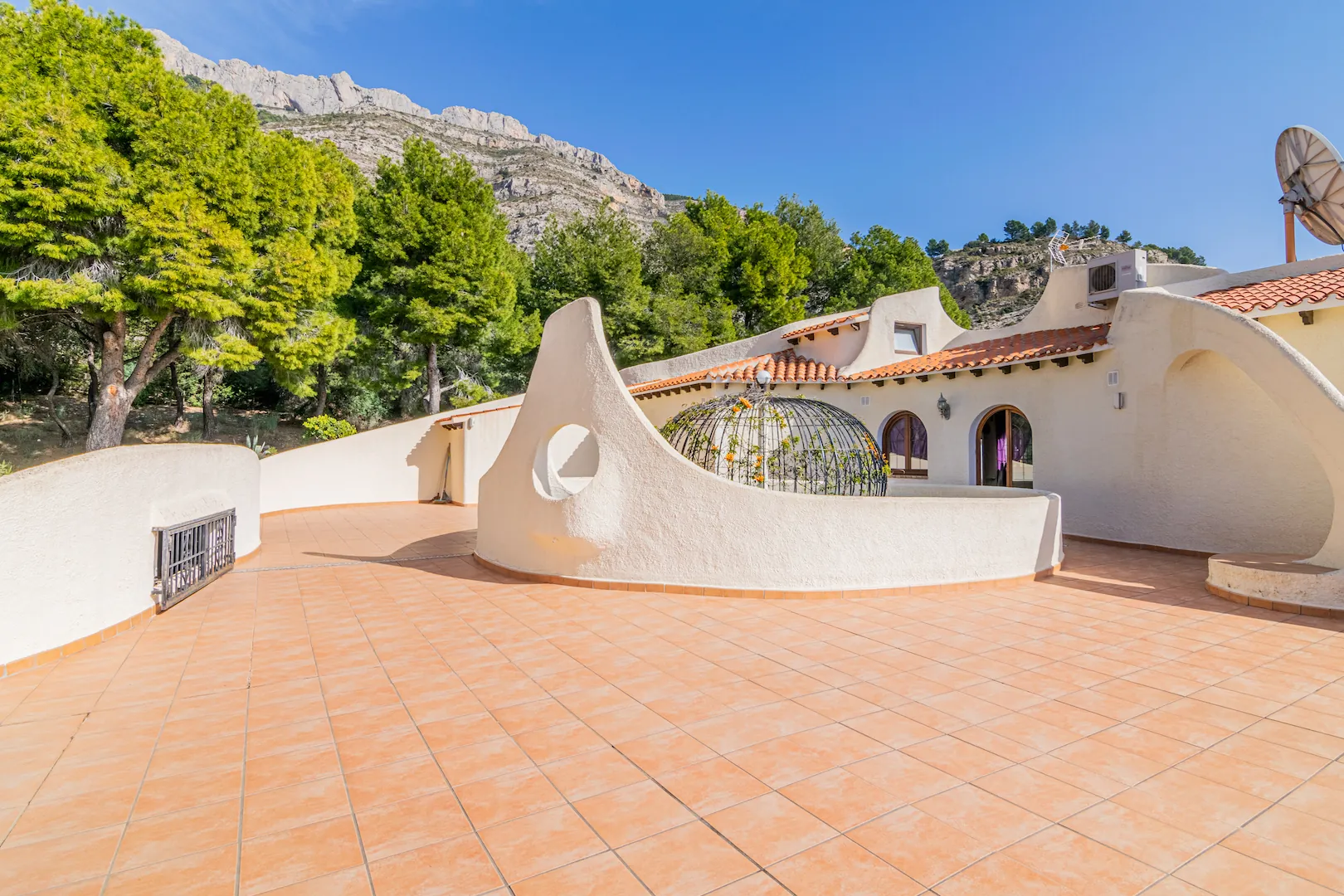 Villa for sale in Altea