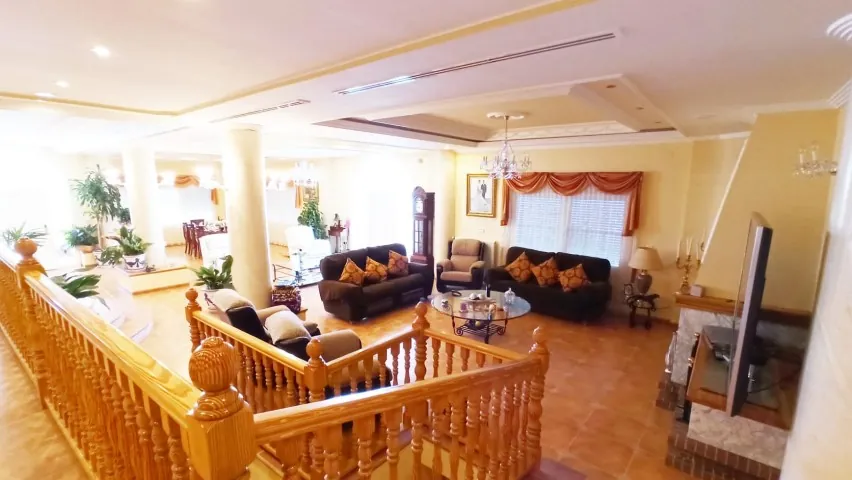 Frontline villa in Benidorm for sale - Villa Del Mar.