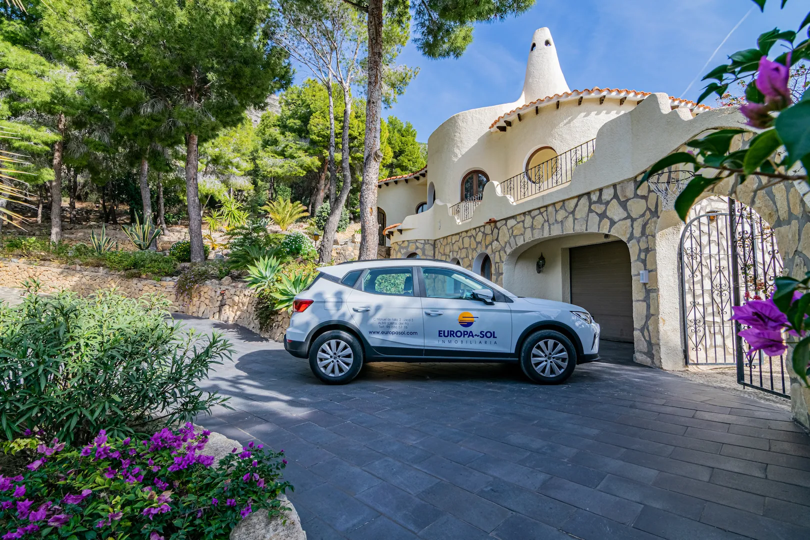 Villa for sale in Altea